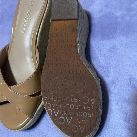 Arturo Chiang Tan Wedge Sandals with Crisscross Straps - Picture 3 of 5